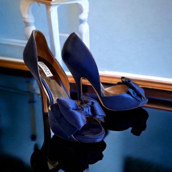 BADGLEY MISCHKA royal blue silk/satin beautiful bow Size 10. - Picture 6 of 17